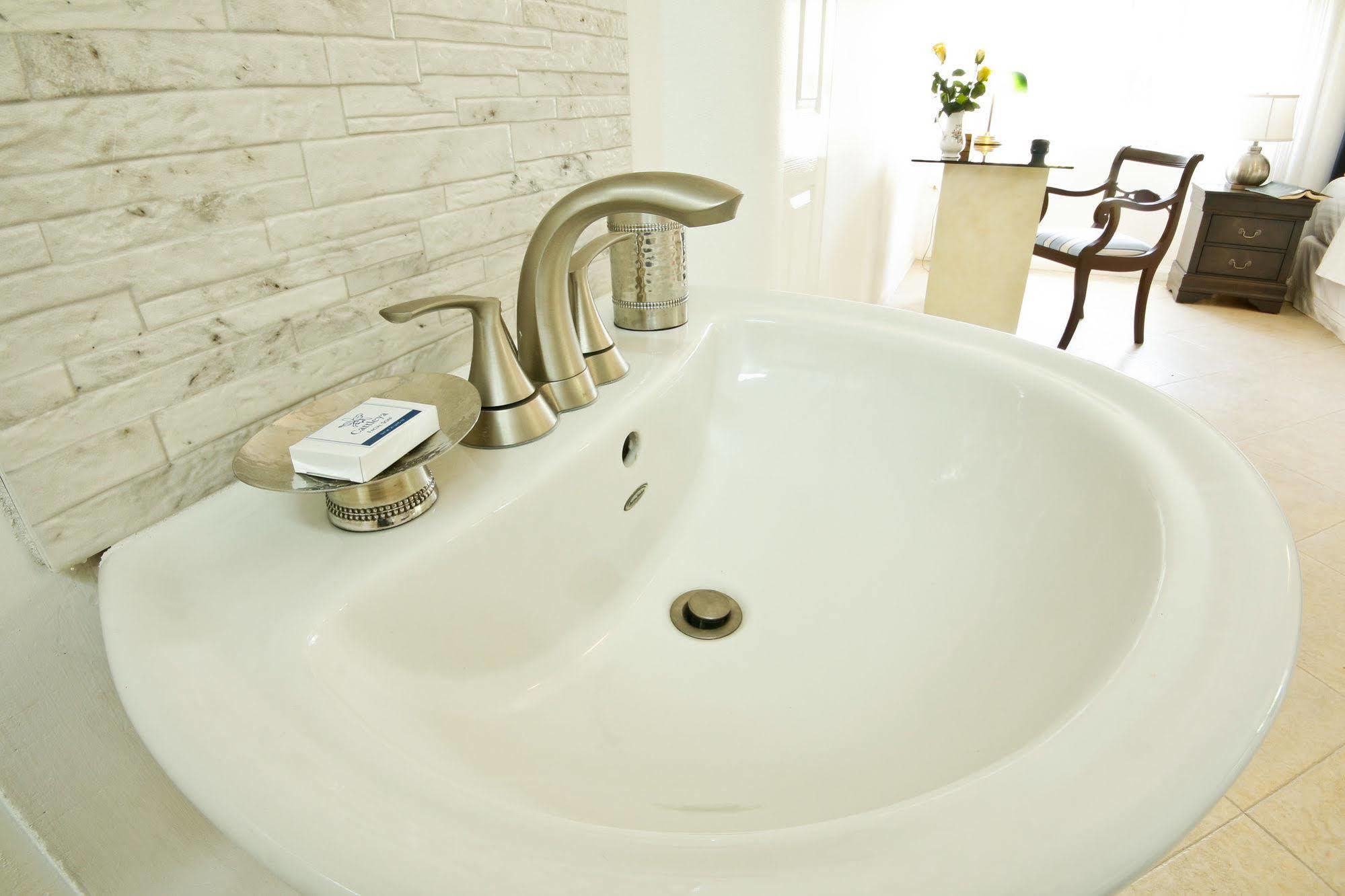 Cattleya Luxury Suites Kingston Kültér fotó