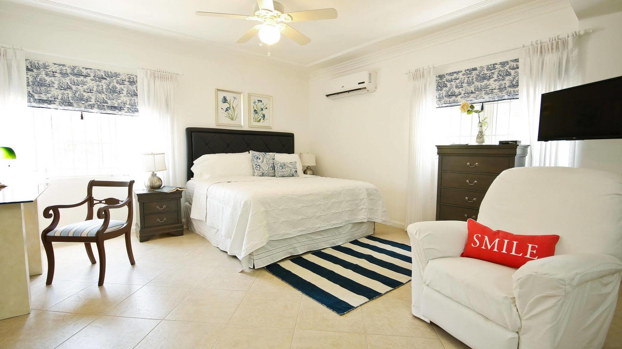 Cattleya Luxury Suites Kingston Kültér fotó